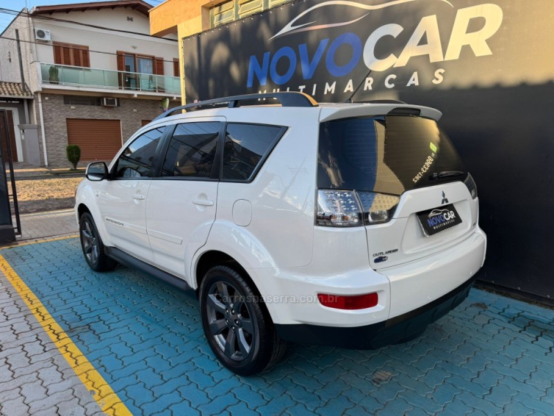 OUTLANDER 3.0 GT 4X4 V6 24V GASOLINA 4P AUTOMÁTICO - 2011 - ESTâNCIA VELHA