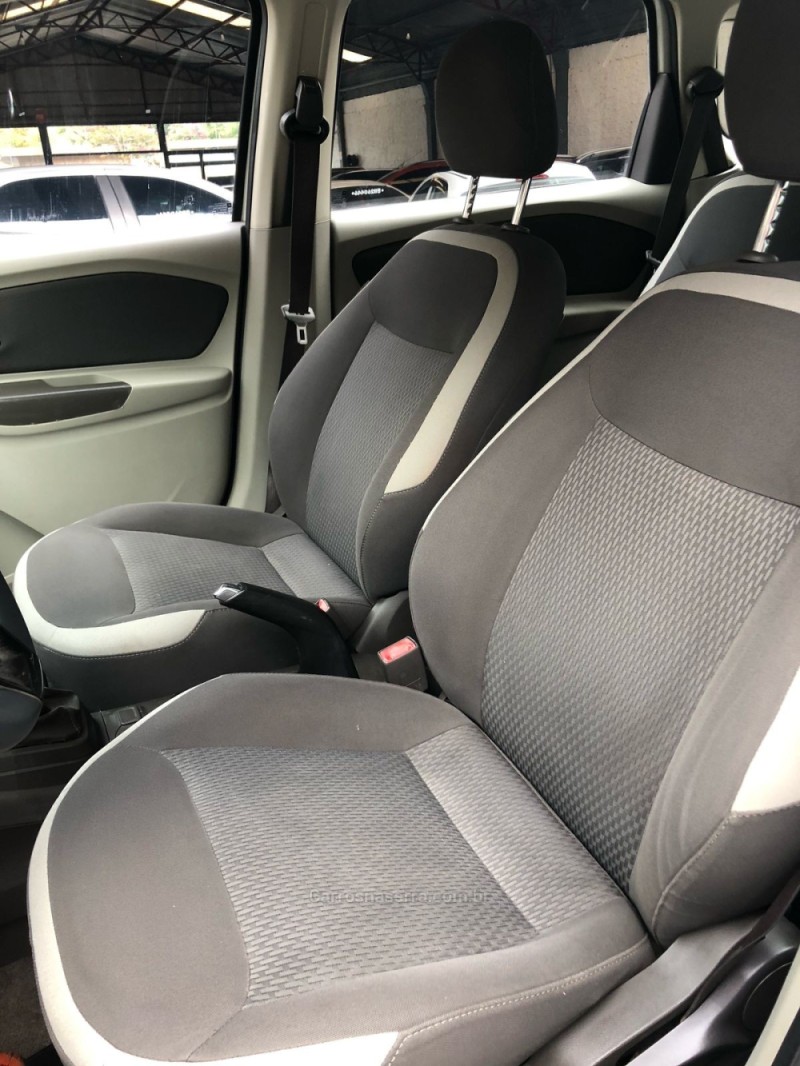 SPIN 1.8 LT 8V FLEX 4P MANUAL - 2014 - NOVO HAMBURGO