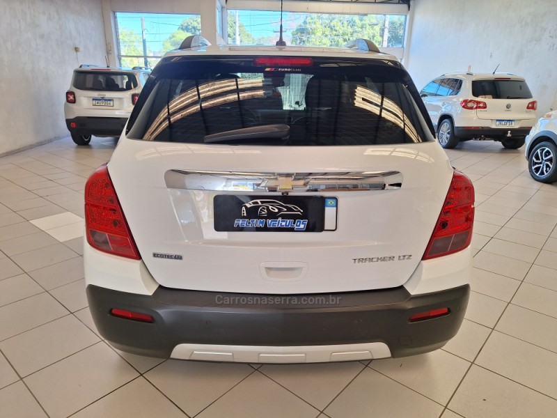 TRACKER 1.8 MPFI LTZ 4X2 16V FLEX 4P AUTOMÁTICO - 2015 - NOVO HAMBURGO