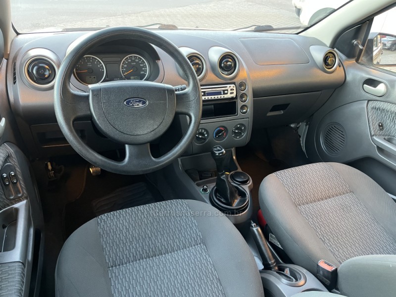FIESTA 1.6 MPI SEDAN 8V FLEX 4P MANUAL - 2005 - CAXIAS DO SUL