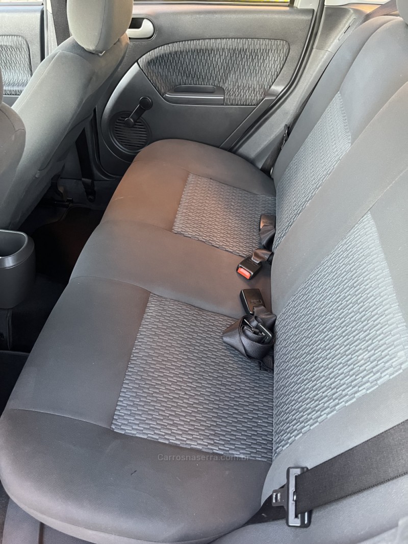 FIESTA 1.6 MPI SEDAN 8V FLEX 4P MANUAL - 2005 - CAXIAS DO SUL