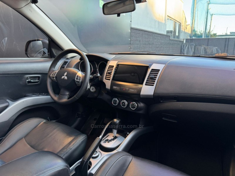 OUTLANDER 3.0 GT4 4X4 V6 24V GASOLINA 4P AUTOMÁTICO - 2013 - ESTâNCIA VELHA
