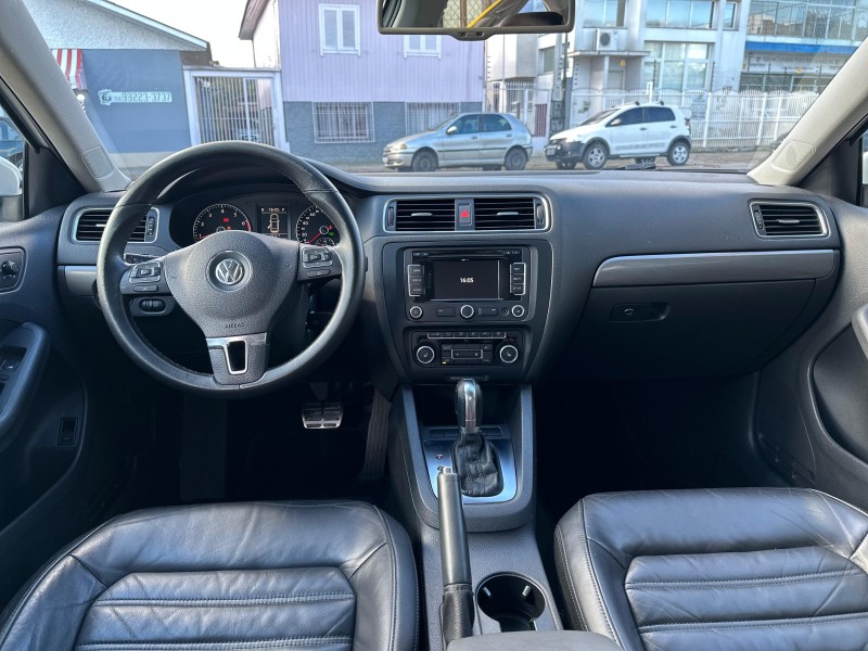 JETTA 2.0 TSI DSG HIGHLINE 200CV GASOLINA 4P AUTOMÁTICO - 2012 - CAXIAS DO SUL
