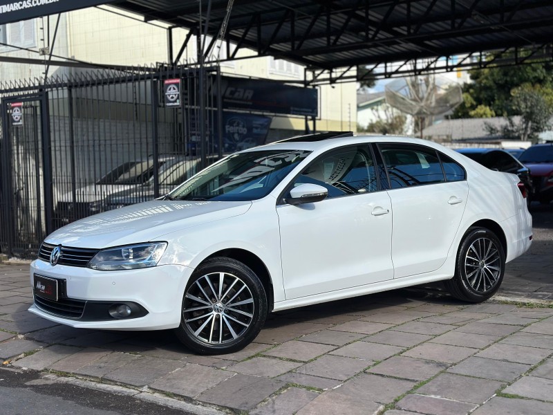 JETTA 2.0 TSI DSG HIGHLINE 200CV GASOLINA 4P AUTOMÁTICO - 2012 - CAXIAS DO SUL