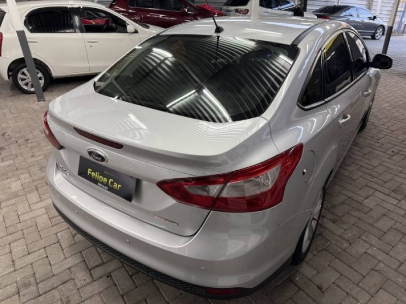 FOCUS 2.0 SE PLUS SEDAN 16V FLEX 4P AUTOMÁTICO - 2014 - CAXIAS DO SUL