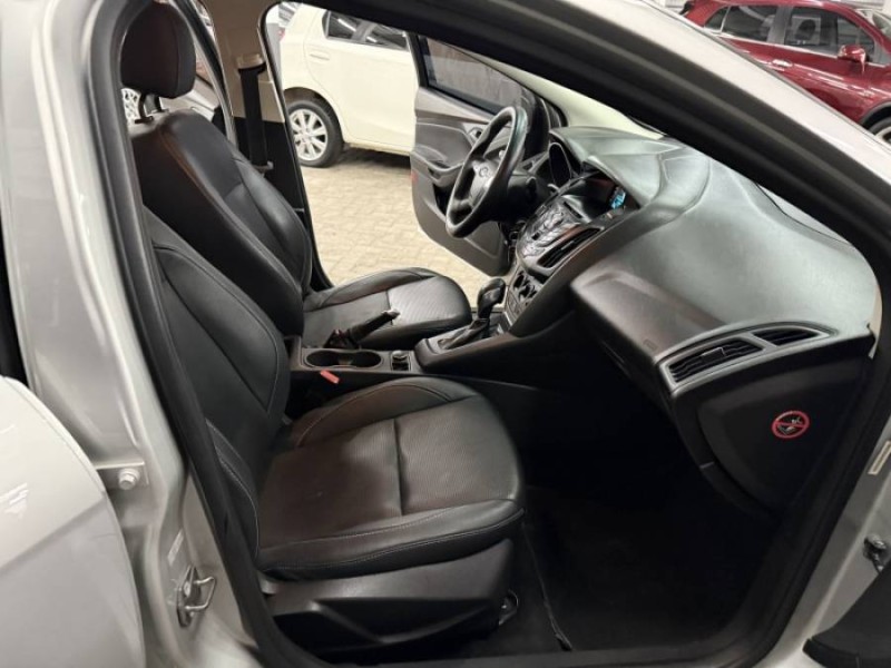 FOCUS 2.0 SE PLUS SEDAN 16V FLEX 4P AUTOMÁTICO - 2014 - CAXIAS DO SUL
