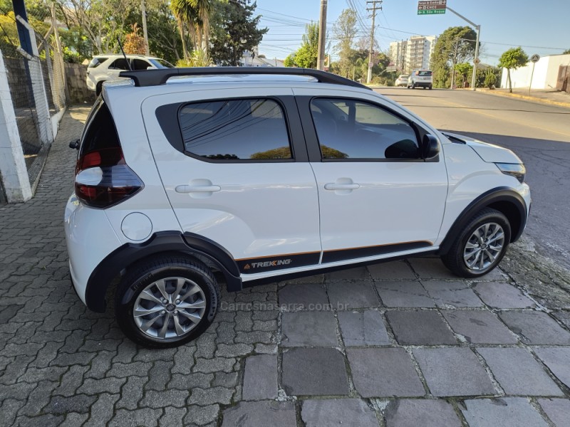 MOBI 1.0 TREKKING 8V FLEX 4P MANUAL - 2024 - BENTO GONçALVES