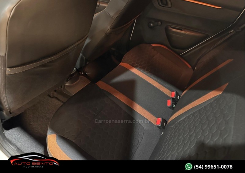 KWID 1.0 12V OUTSIDER FLEX 4P MANUAL - 2020 - BENTO GONçALVES