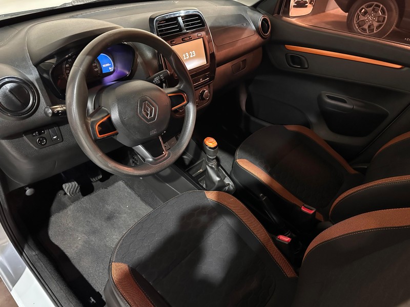 KWID 1.0 12V OUTSIDER FLEX 4P MANUAL - 2020 - FARROUPILHA