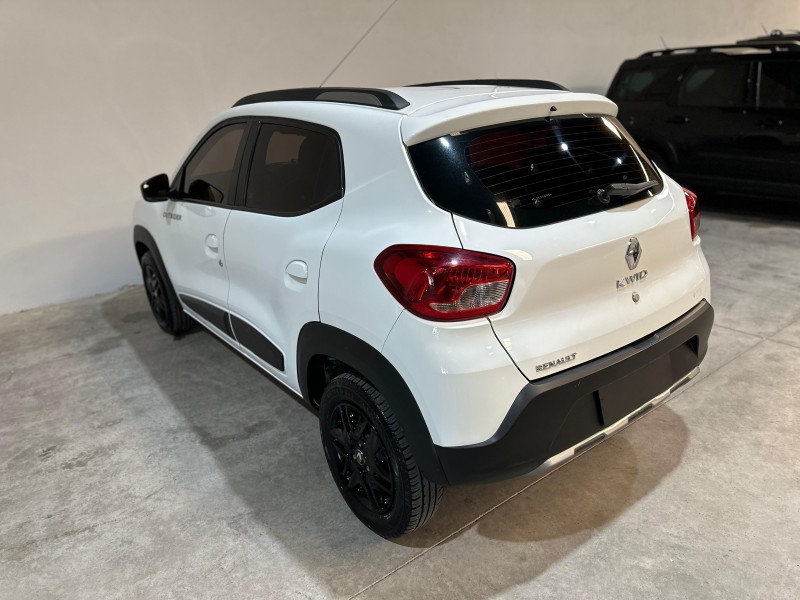 KWID 1.0 12V OUTSIDER FLEX 4P MANUAL - 2020 - FARROUPILHA
