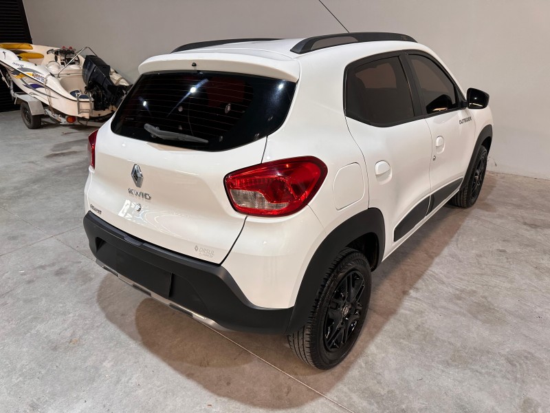 KWID 1.0 12V OUTSIDER FLEX 4P MANUAL - 2020 - FARROUPILHA