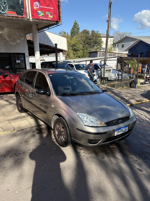 FOCUS 1.6 GL 8V FLEX 4P MANUAL