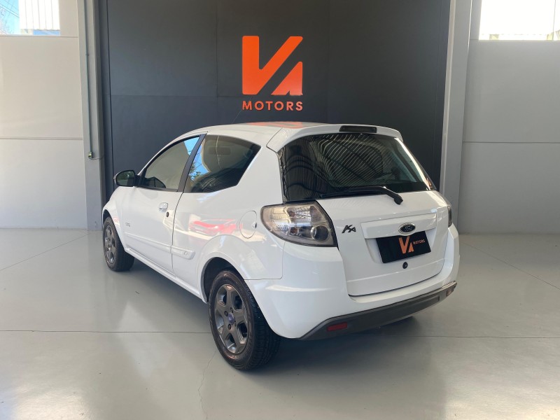 KA 1.0 MPI CLASS 8V FLEX 2P MANUAL - 2013 - CARLOS BARBOSA