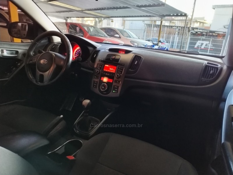 CERATO 1.6 SX3 16V GASOLINA 4P MANUAL - 2011 - CAXIAS DO SUL