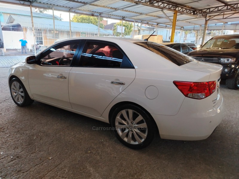 CERATO 1.6 SX3 16V GASOLINA 4P MANUAL - 2011 - CAXIAS DO SUL