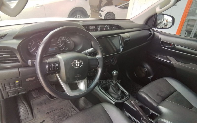 HILUX 2.8 4X4 CD 8V DIESEL 4P MANUAL - 2024 - CARLOS BARBOSA