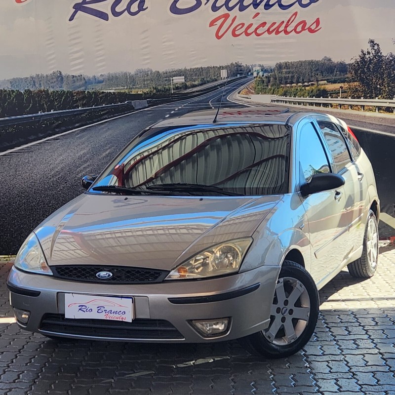 focus 2.0 ghia 16v gasolina 4p automatico 2004 caxias do sul