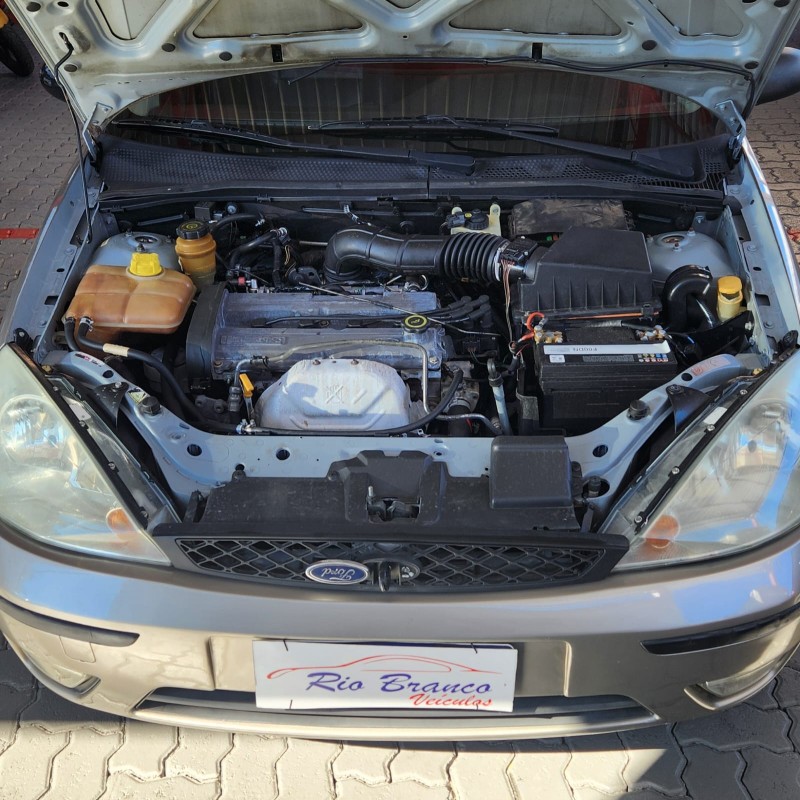FOCUS 2.0 GHIA 16V GASOLINA 4P AUTOMÁTICO - 2004 - CAXIAS DO SUL