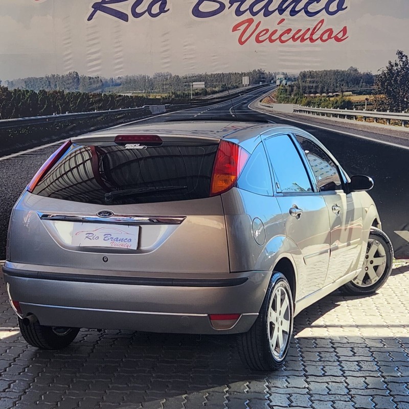 FOCUS 2.0 GHIA 16V GASOLINA 4P AUTOMÁTICO - 2004 - CAXIAS DO SUL