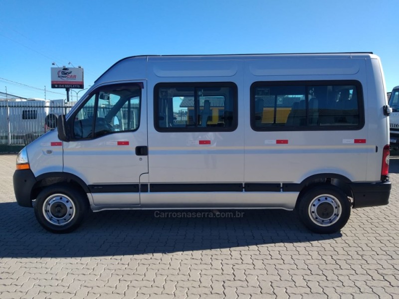 MASTER 2.5 DCI MINIBUS L2H2 16 LUGARES 16V DIESEL 3P MANUAL - 2011 - CAXIAS DO SUL