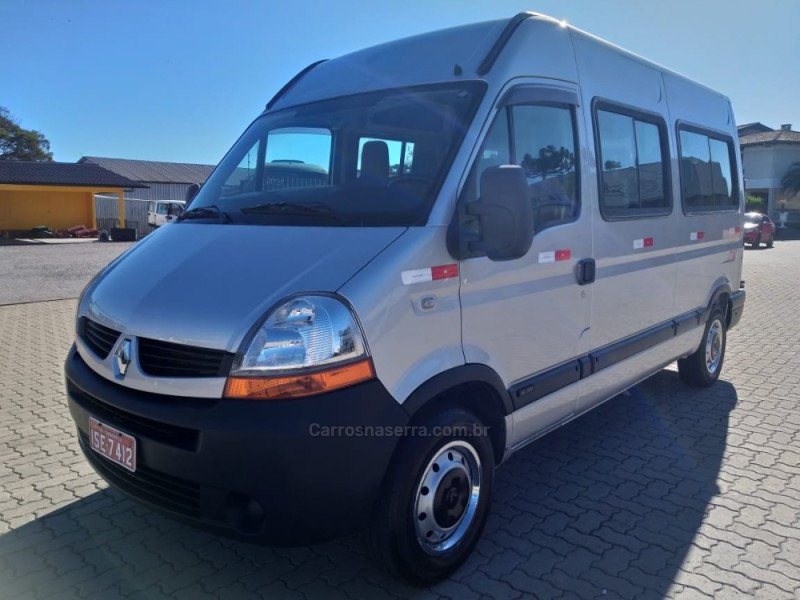 MASTER 2.5 DCI MINIBUS L2H2 16 LUGARES 16V DIESEL 3P MANUAL - 2011 - CAXIAS DO SUL