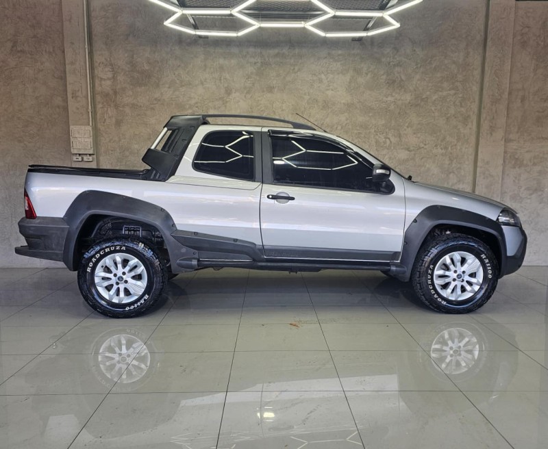STRADA 1.8 MPI ADVENTURE LOCKER CD 16V FLEX 2P MANUAL - 2013 - CAXIAS DO SUL