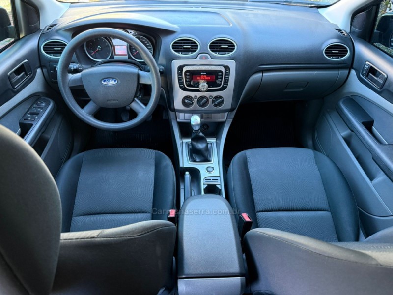 FOCUS 2.0 GLX 16V GASOLINA 4P MANUAL - 2009 - FARROUPILHA