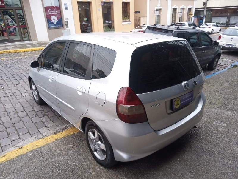 FIT 1.4 LX 8V GASOLINA 4P MANUAL - 2008 - GARIBALDI