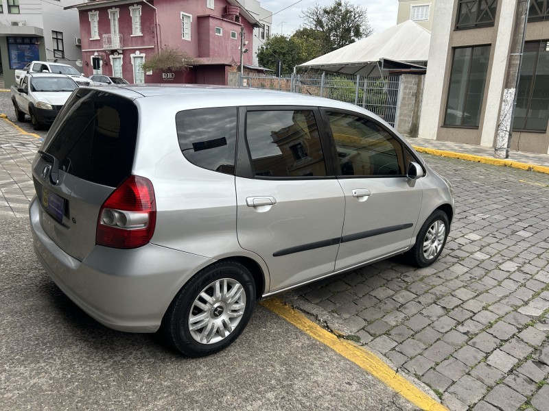 FIT 1.4 LX 8V GASOLINA 4P MANUAL - 2005 - GARIBALDI