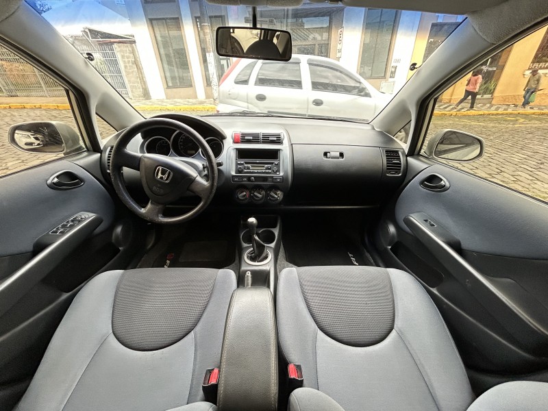 FIT 1.4 LX 8V GASOLINA 4P MANUAL - 2005 - GARIBALDI