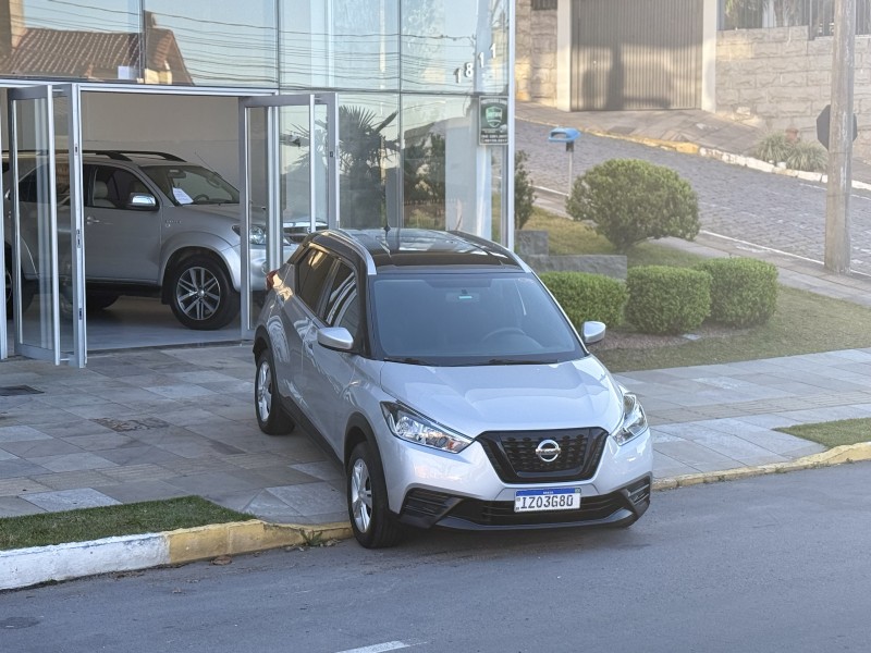 KICKS 1.6 S DIRECT 16V FLEX 4P AUTOMÁTICO - 2020 - FARROUPILHA