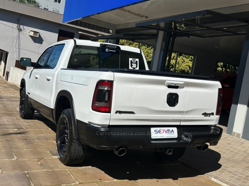 1500 5.7 V8 REBEL CD 4X4 GASOLINA 4P AUTOMÁTICO - 2022 - GUAPORé