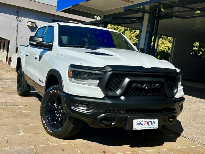 1500 5.7 V8 REBEL CD 4X4 GASOLINA 4P AUTOMÁTICO - 2022 - GUAPORé