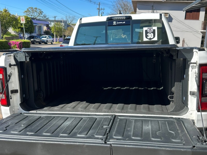 1500 5.7 V8 REBEL CD 4X4 GASOLINA 4P AUTOMÁTICO - 2022 - GUAPORé