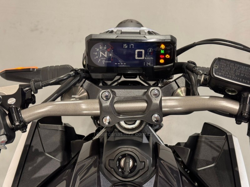 CB 650R  - 2022 - ESTâNCIA VELHA