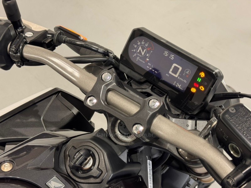 CB 650R  - 2022 - ESTâNCIA VELHA