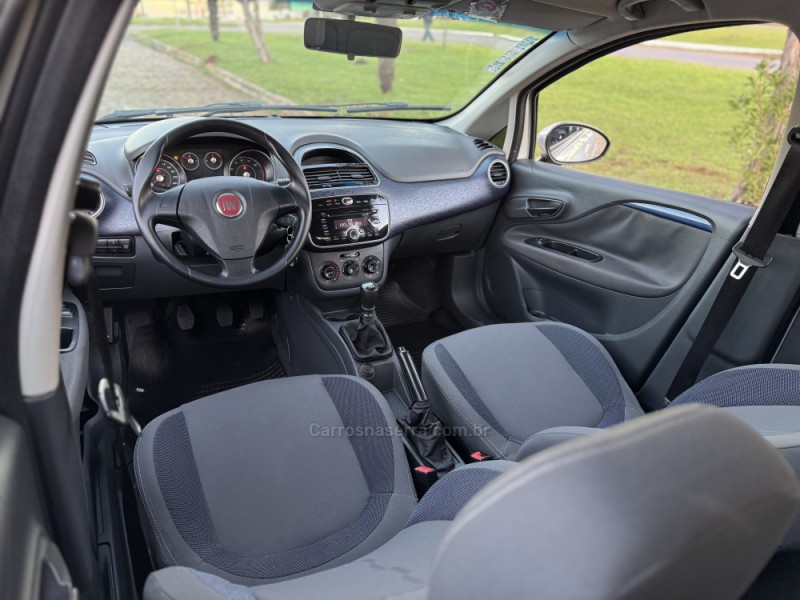 PUNTO 1.4 ATTRACTIVE ITALIA 8V FLEX 4P MANUAL - 2013 - CASCA