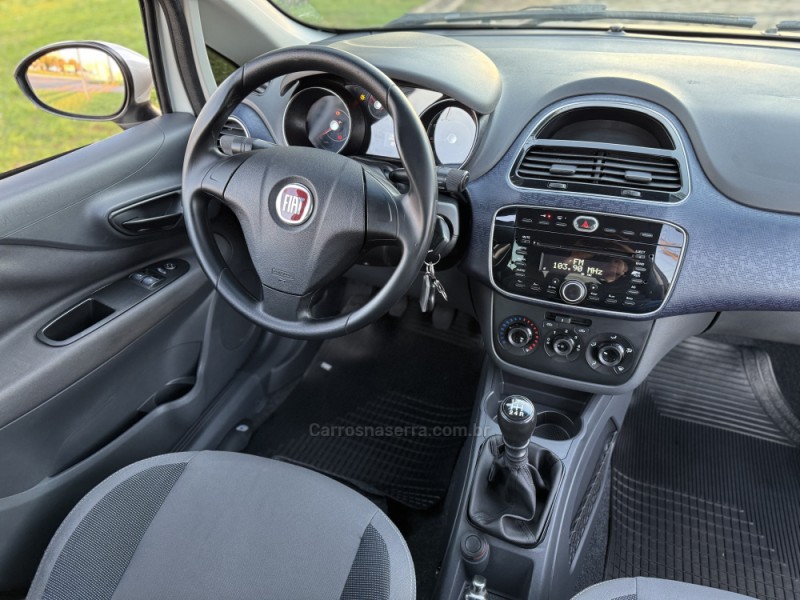 PUNTO 1.4 ATTRACTIVE ITALIA 8V FLEX 4P MANUAL - 2013 - CASCA