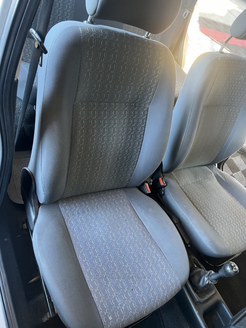CORSA 1.0 MPFI 8V GASOLINA 4P MANUAL - 2001 - CAXIAS DO SUL