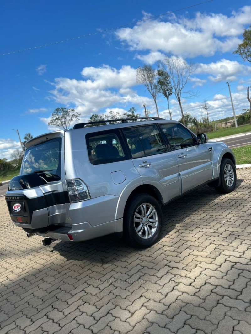 PAJERO FULL 3.2 HPE 4X4 16V DIESEL 4P AUTOMÁTICO - 2016 - LAJEADO