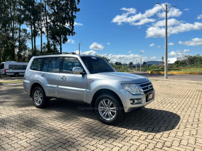 PAJERO FULL 3.2 HPE 4X4 16V DIESEL 4P AUTOMÁTICO - 2016 - LAJEADO