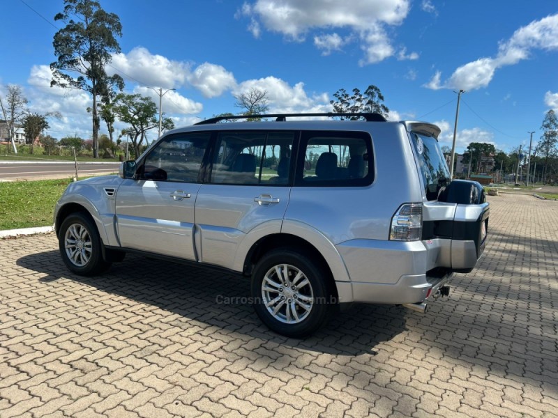 PAJERO FULL 3.2 HPE 4X4 16V DIESEL 4P AUTOMÁTICO - 2016 - LAJEADO