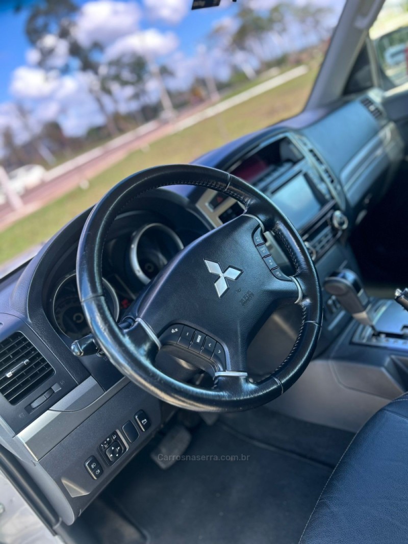 PAJERO FULL 3.2 HPE 4X4 16V DIESEL 4P AUTOMÁTICO - 2016 - LAJEADO