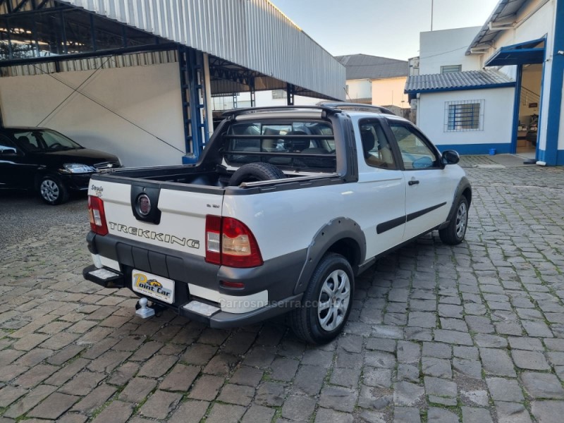 STRADA 1.6 MPI TREKKING CD 16V GASOLINA 2P MANUAL - 2013 - VACARIA