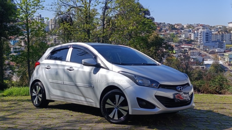 HB20 1.6 COMFORT PLUS 16V FLEX 4P MANUAL - 2013 - CAXIAS DO SUL