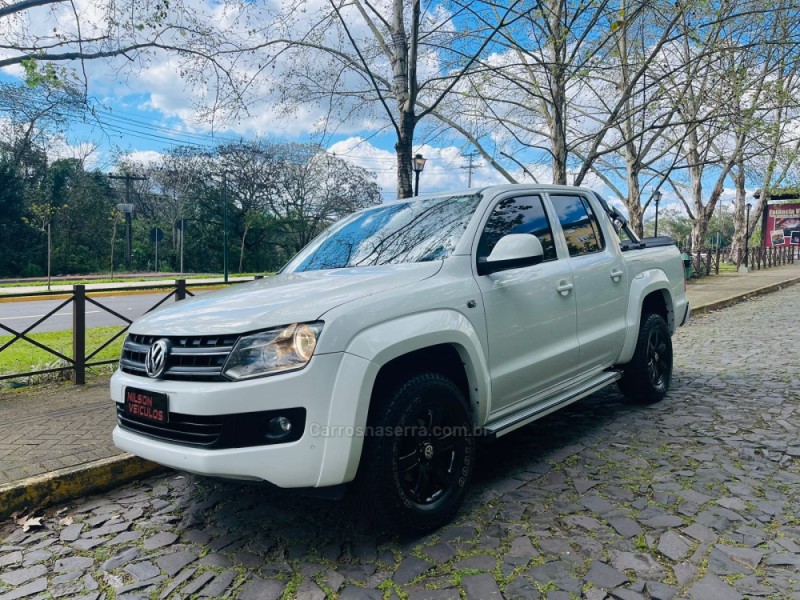 AMAROK 2.0 TRENDLINE 4X4 CD 16V TURBO INTERCOOLER DIESEL 4P AUTOMÁTICO