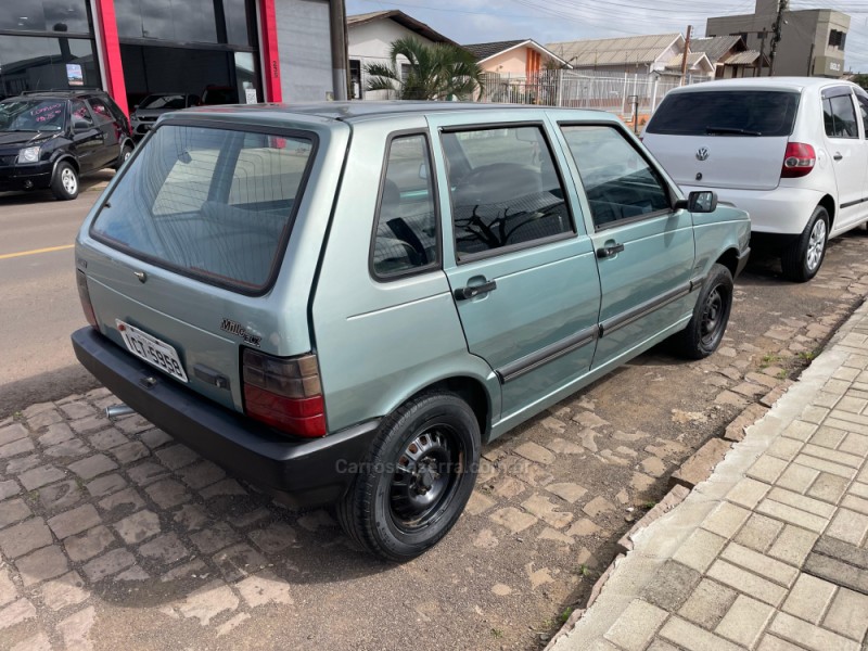 UNO 1.0 MILLE ELETRONIC 8V GASOLINA 4P MANUAL - 1995 - VACARIA