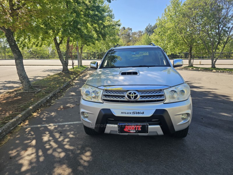 HILUX SW4 2.8 SRX 4X4 7 LUGARES 16V TURBO INTERCOOLER DIESEL 4P AUTOMÁTICO - 2009 - BENTO GONçALVES