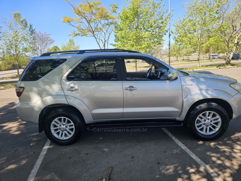 HILUX SW4 2.8 SRX 4X4 7 LUGARES 16V TURBO INTERCOOLER DIESEL 4P AUTOMÁTICO - 2009 - BENTO GONçALVES