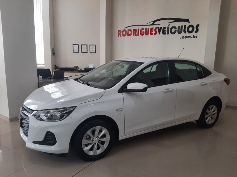 ONIX 1.0	LT PLUS 8V TURBO FLEX 4P AUTOMÁTICO - 2023 - CAXIAS DO SUL